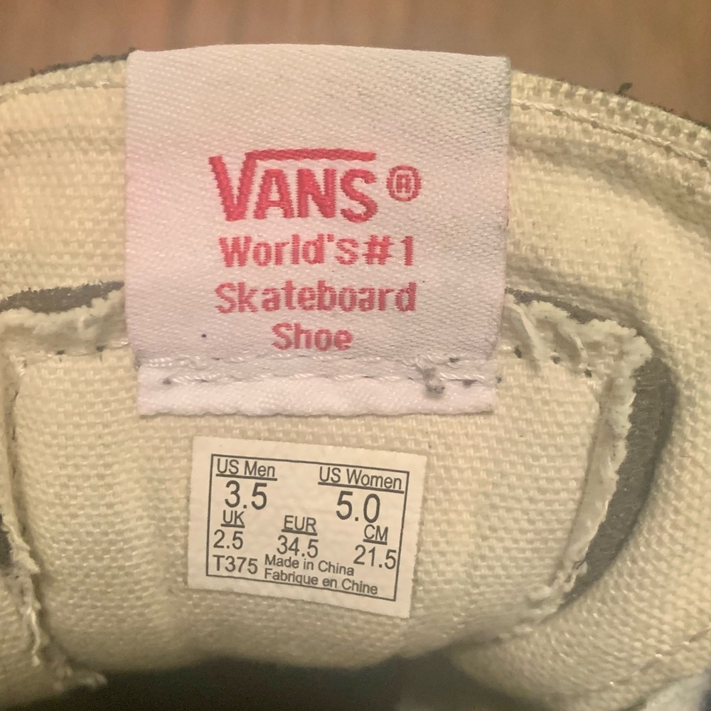 Vans - Picture 7 of 7